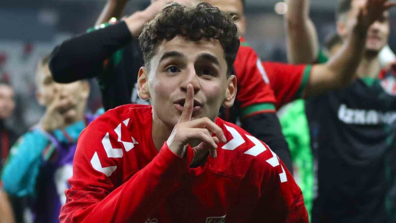 Adem Yeşilyurt’un Fenerbahçe’ye Transferi Yakın: Karşıyaka ile Görüşmeler Sürüyor