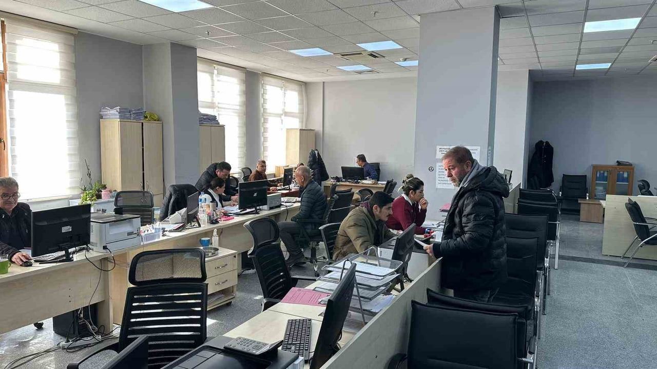 Adıyaman Belediyesi, İndere TOKİ sakinlerine su aboneliğinde evrak kolaylığı sağladı