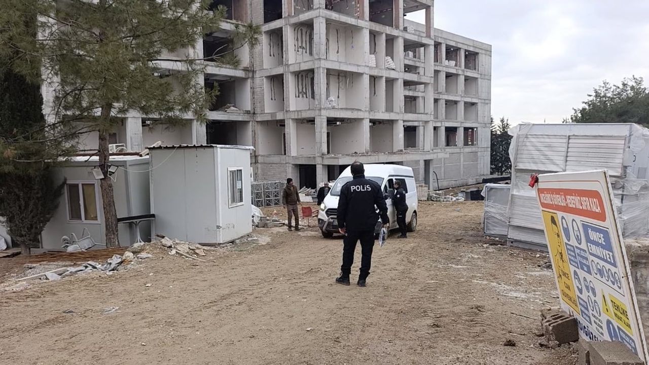 Adıyaman'da iş makinesi ile duvar arasında sıkışan işçi hayatını kaybetti
