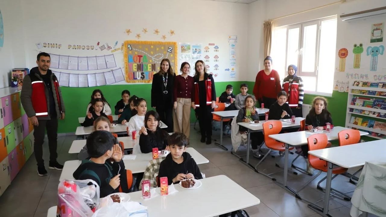 Adıyaman'da şehit Piyade Uzman Çavuş Şahin Kaya'nın kızı Afra için 8. yaş sürprizi