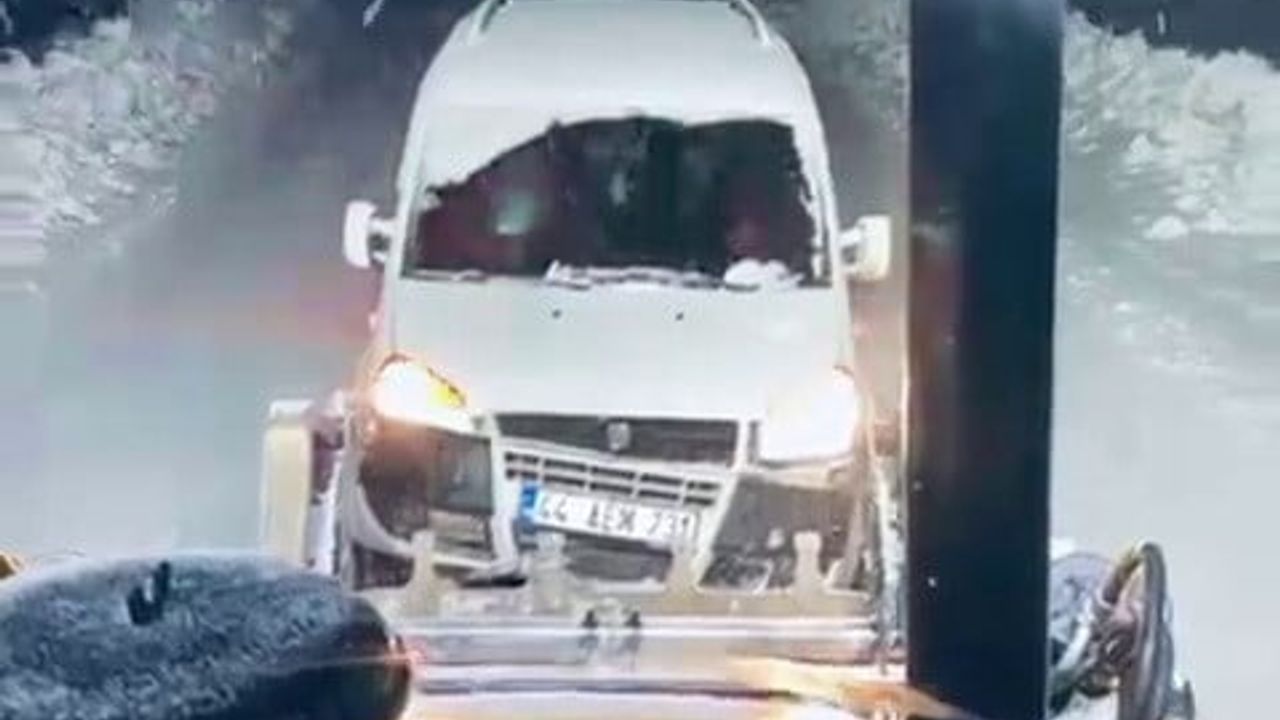 Adıyaman Sincik'te Kar Yağışı: Sincik-Kahta ve Sincik-Yarpuzlu Yollarında Araçlar Kurtarıldı