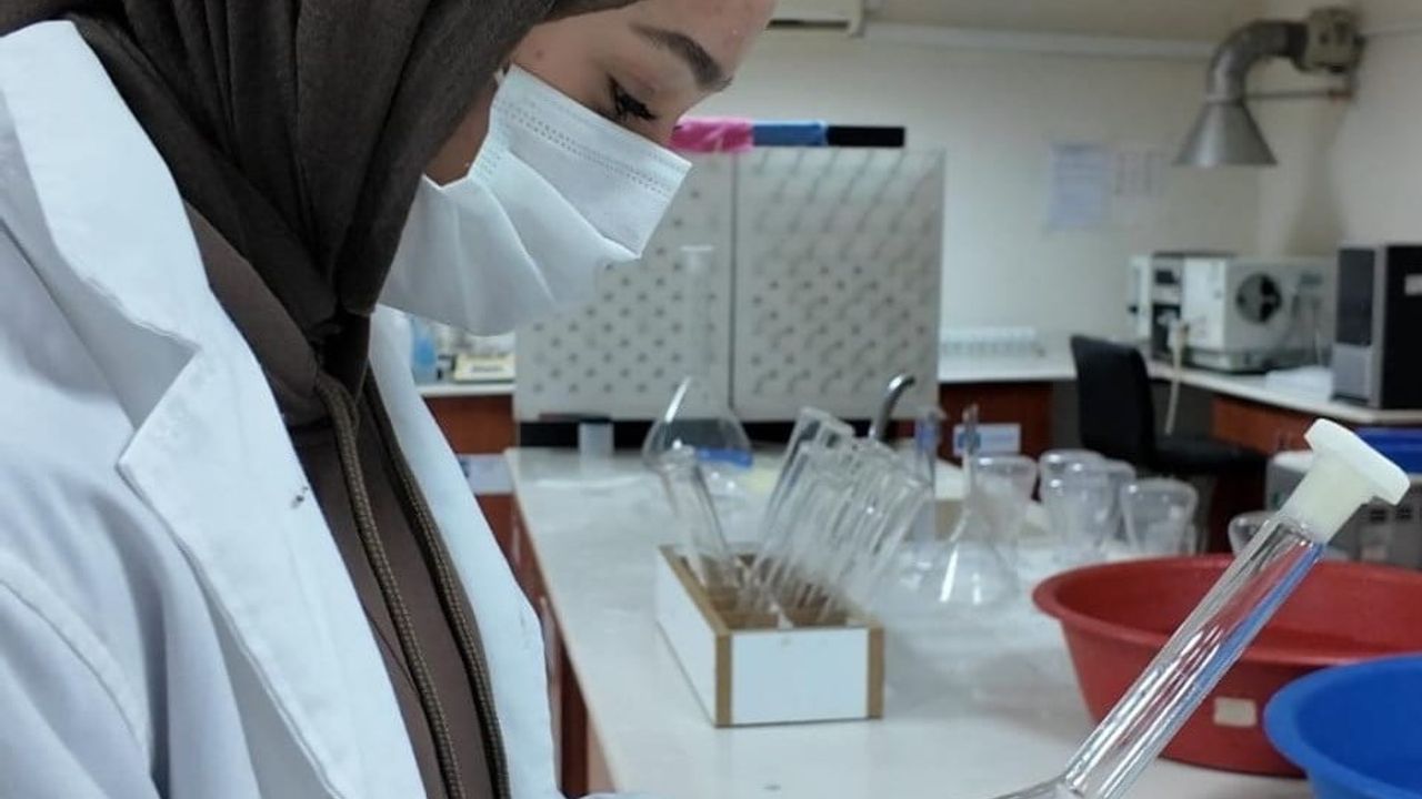 Adıyaman Üniversitesi Tarımsal Araştırma Laboratuvarı, Çiftçilere Toprak ve Bitki Analizi Hizmeti Sunuyor