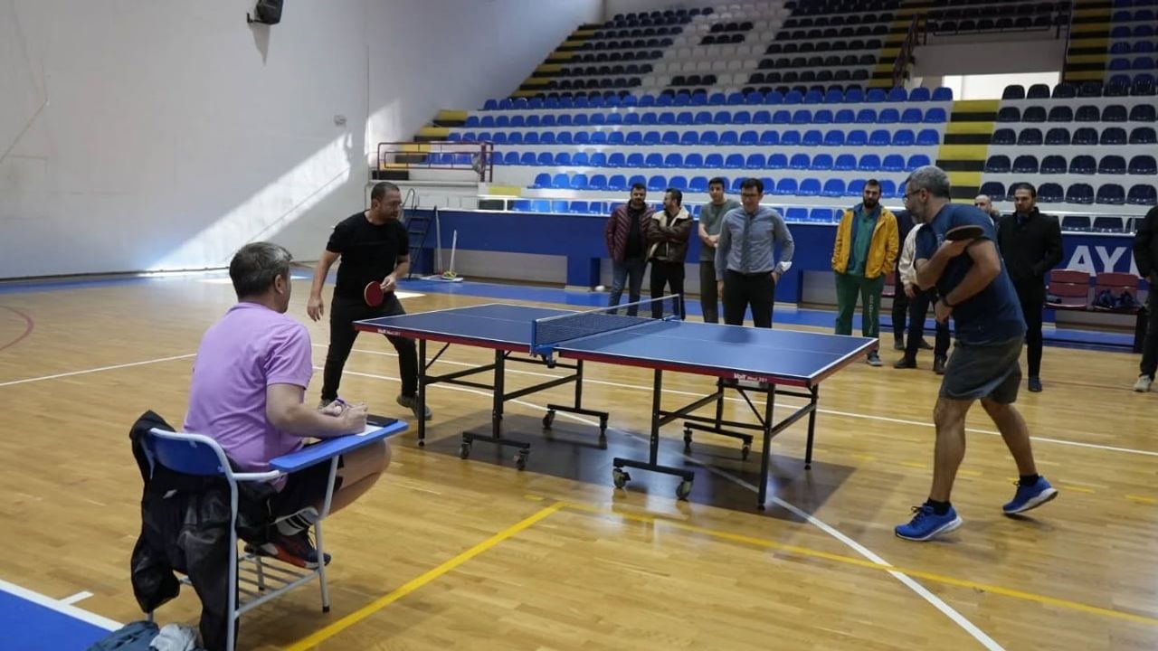 Adnan Menderes Üniversitesi Hastanesi'nde Personel Masa Tenisi Turnuvası