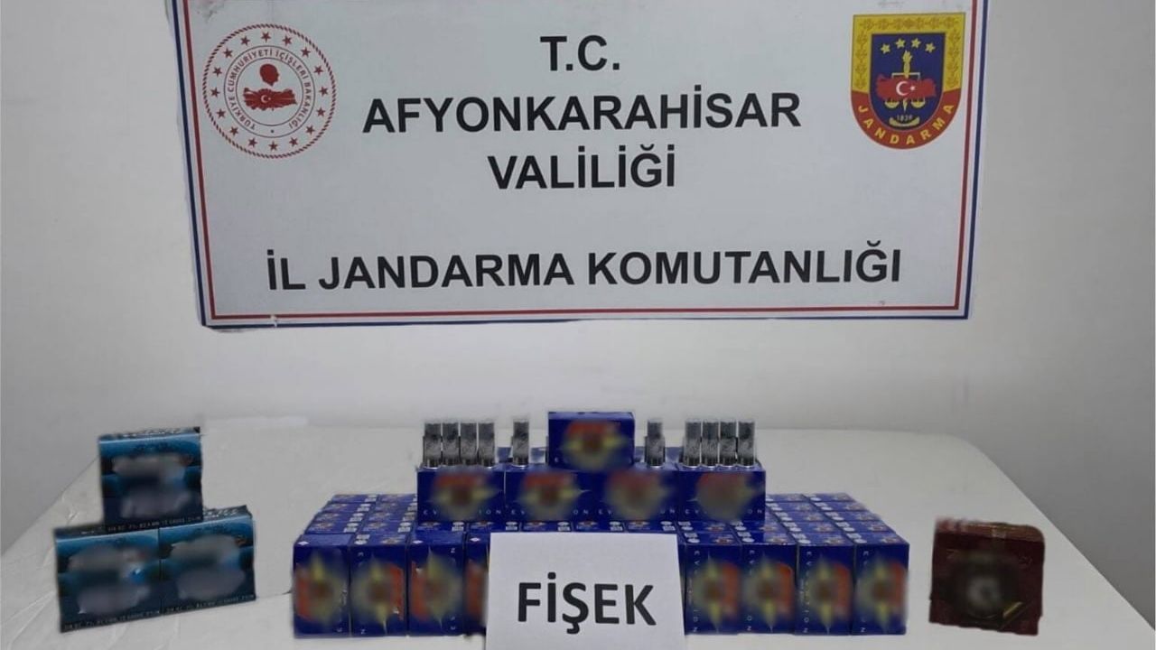 Afyonkarahisar Bolvadin'de faturasız 700 yivsiz av tüfeği mermisi ele geçirildi