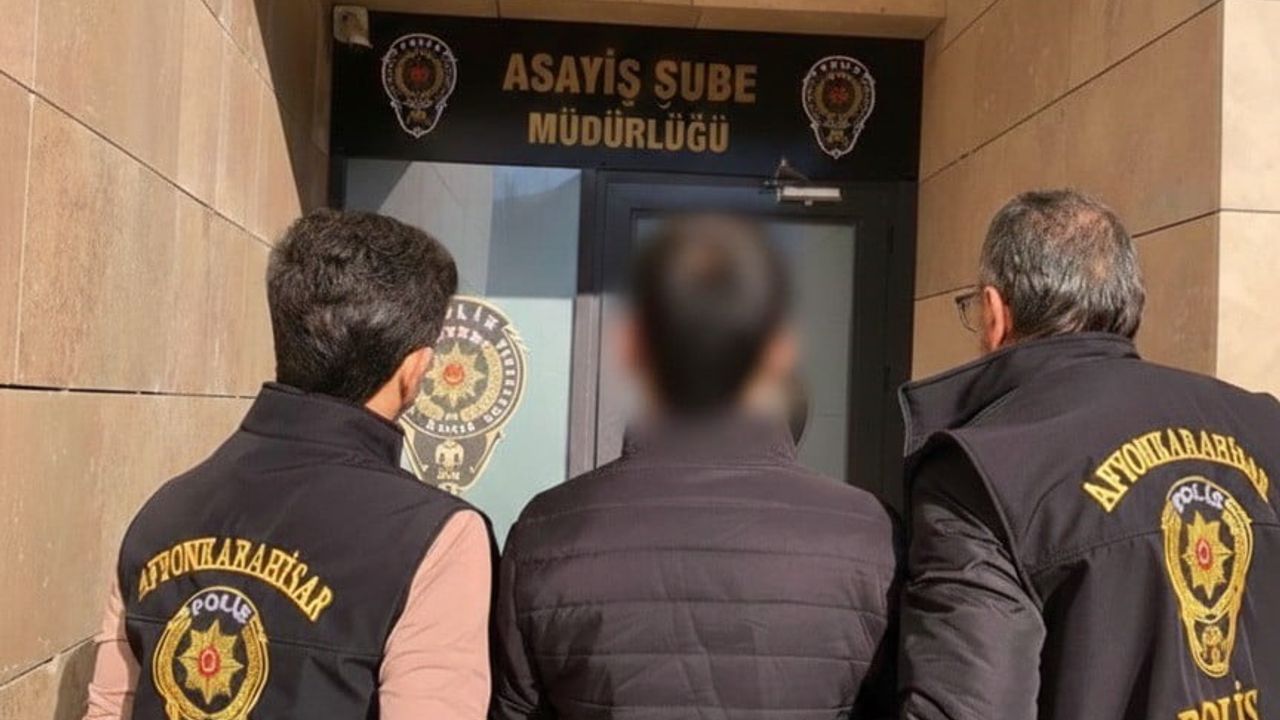 Afyonkarahisar'da aranan iki şüpheli polis ekiplerince yakalandı
