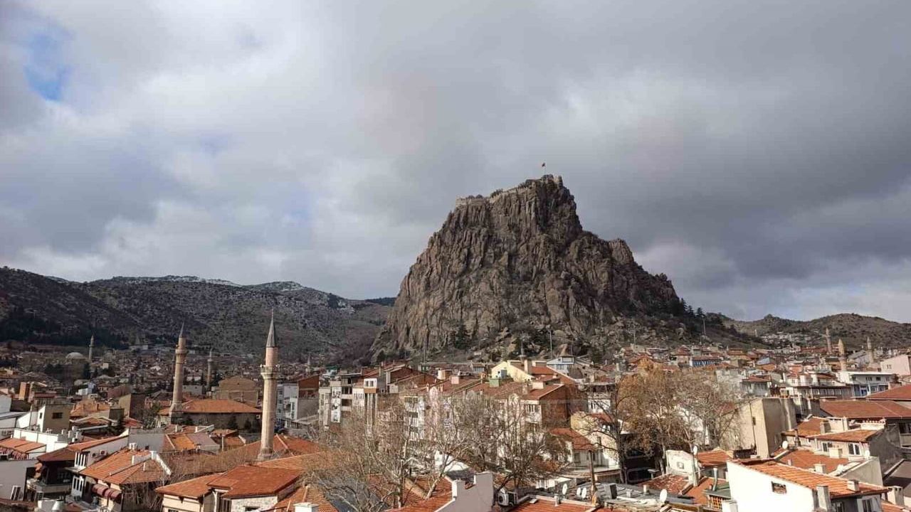 Afyonkarahisar'da hafta boyu sıfırın altında seyreden hava bekleniyor