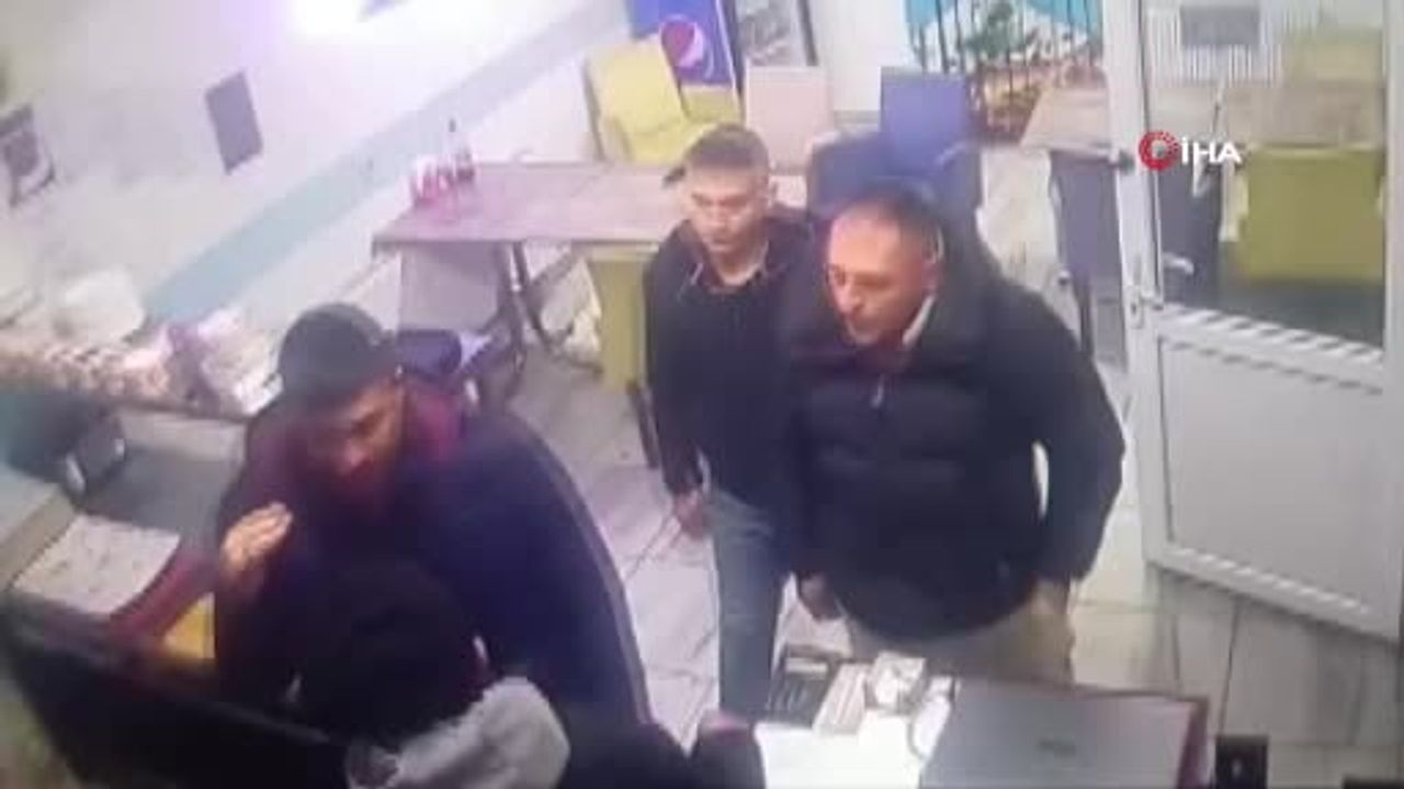 Afyonkarahisar'da iş yeri sahibine şiddetli darp: Güvenlik kamerası olayı kaydetti