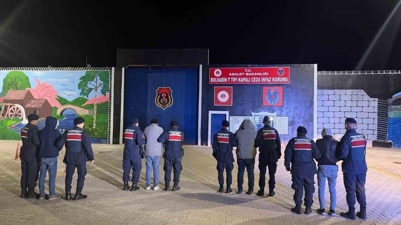 Afyonkarahisar'da jandarma operasyonunda 6 kişi tutuklandı