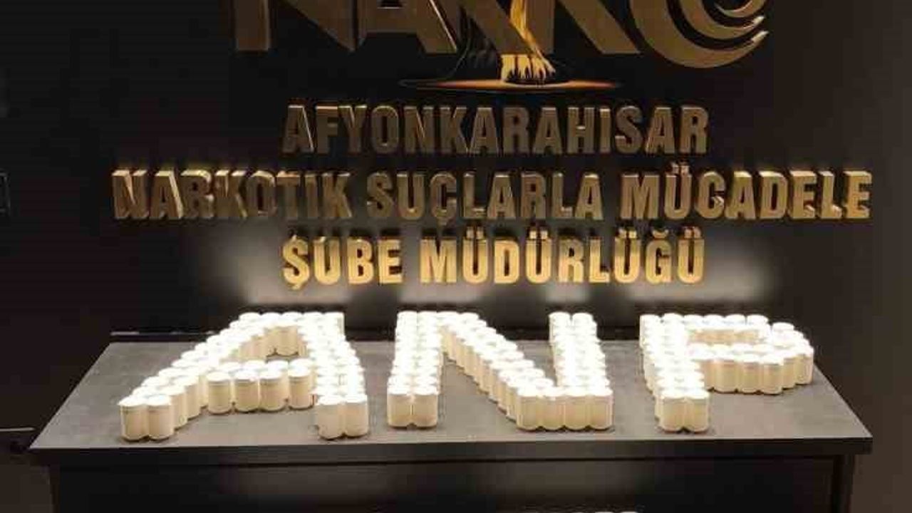 Afyonkarahisar'da kent girişinde durdurulan araçta 11 bin 982 uyuşturucu hap ele geçirildi