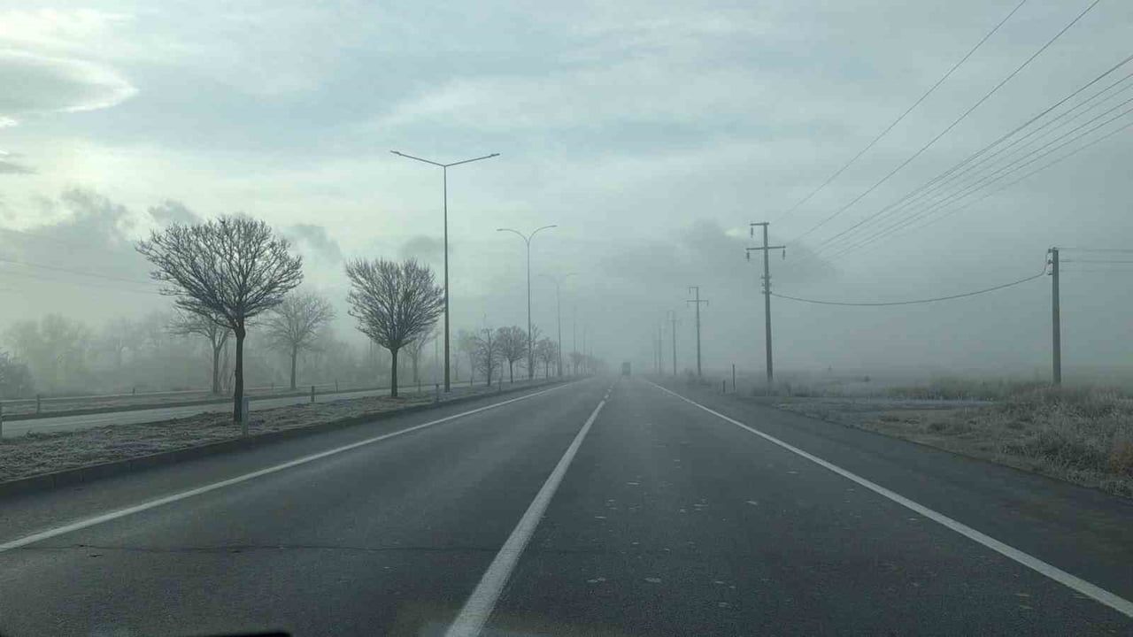 Afyonkarahisar'da Sis Etkili Oldu: Jandarma ve Polis Güvenlik Önlemleri Alıyor