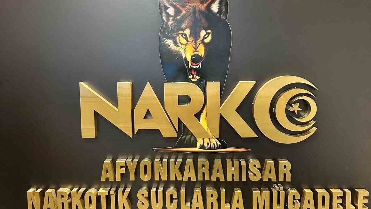 Afyonkarahisar'da 'torbacı' operasyonu: 114 hap ve tabanca ele geçirildi, 1 tutuklama