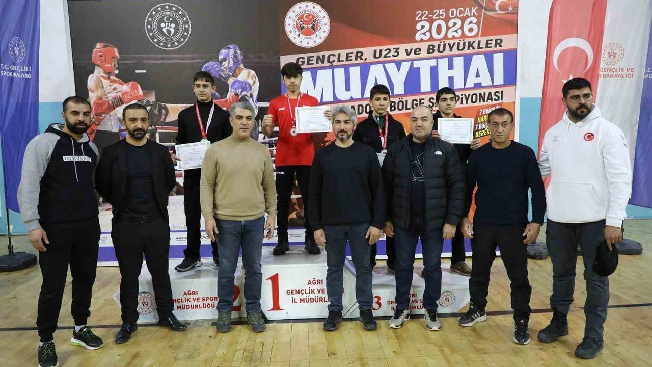 Ağrı'da Muay Thai Doğu Anadolu Bölge Şampiyonası tamamlandı