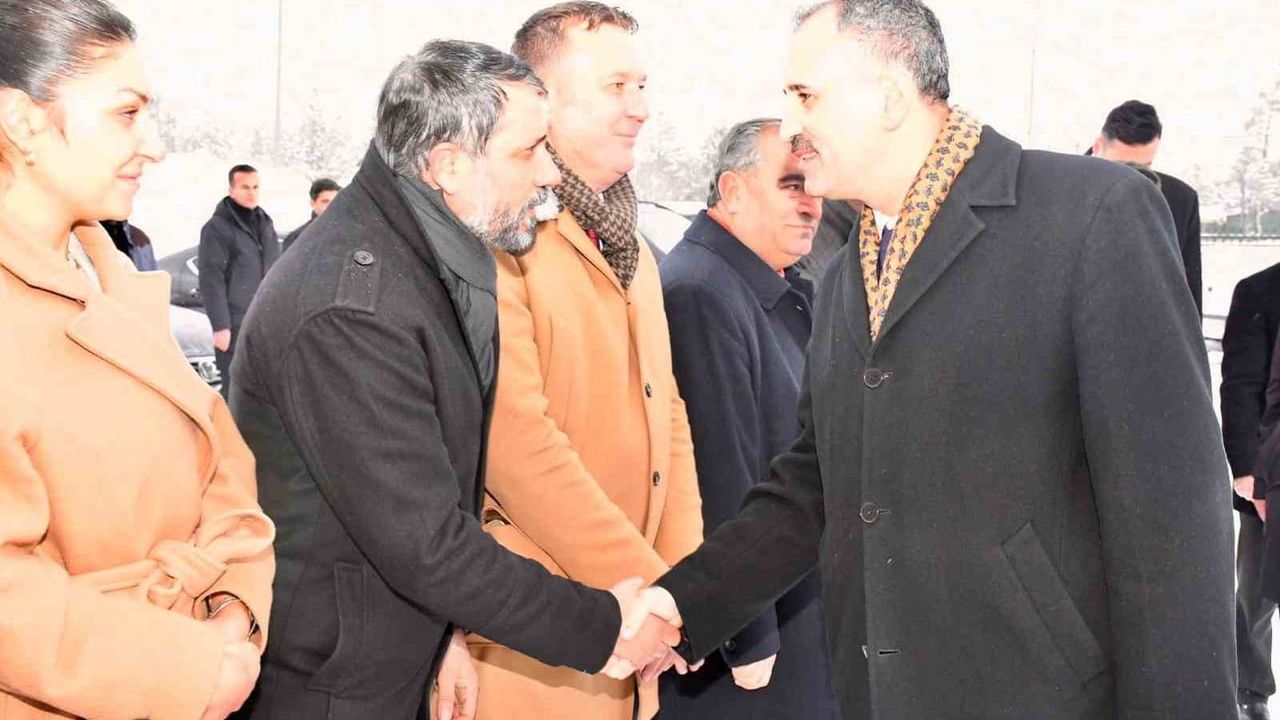 Ağrı Valisi Önder Bozkurt Patnos’ta kamu hizmetlerini inceledi