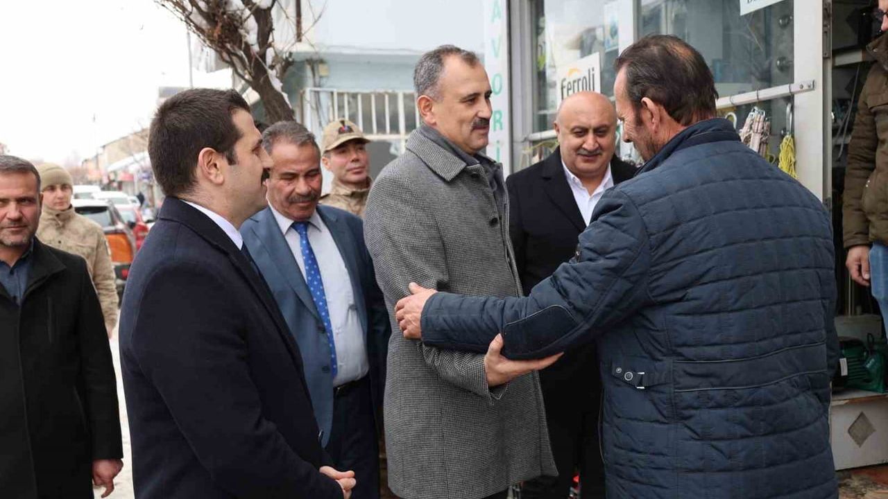 Ağrı Valisi Önder Bozkurt, Tutak ve Hamur ilçelerinde ziyaret ve incelemelerde bulundu