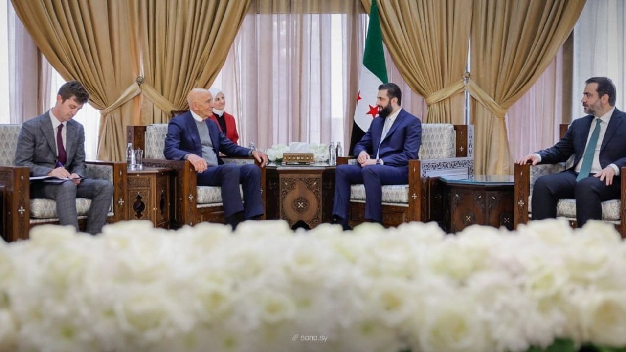 Ahmed eş-Şara, Tom Barrack ile Şam'da görüştü: Güvenlik, yeniden inşa ve ekonomik işbirliği ele alındı