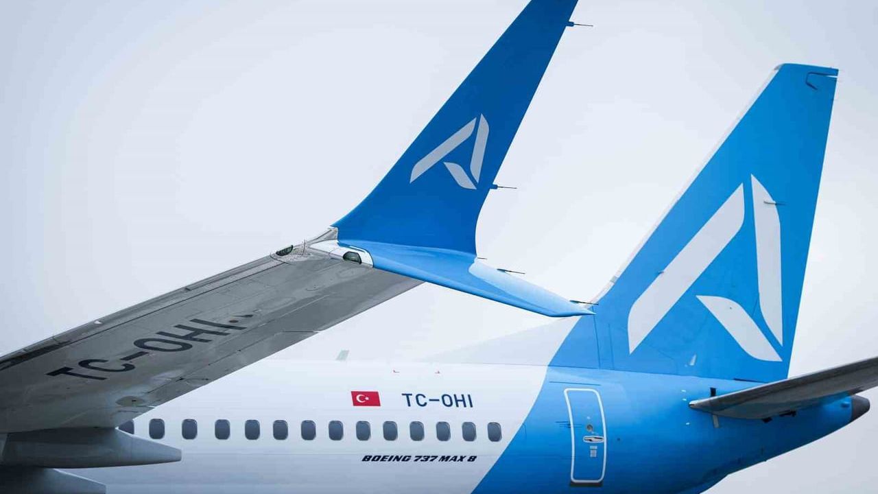 AJet filosuna üç fabrika çıkışlı Boeing 737-8 MAX uçak katıldı