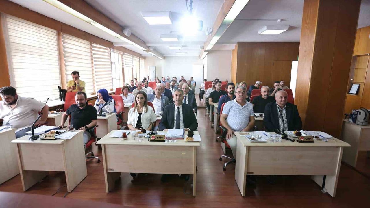 AK Parti'den Özgür Özel'e çağrı: Merkezefendi'deki 'Atatürk ve Bilim' tesisinin açılışına dikkat