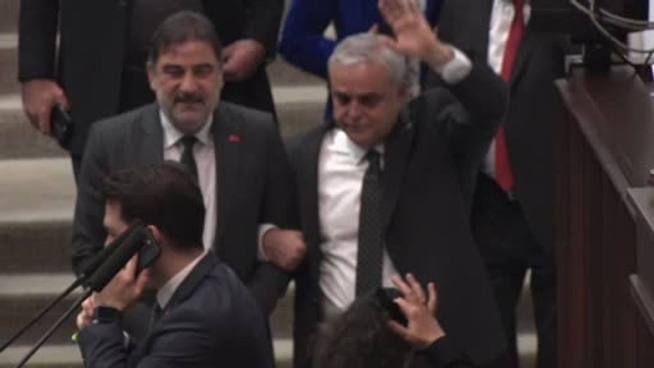 AK Parti grup toplantısı: İşleyişi ve parlamentodaki rolü