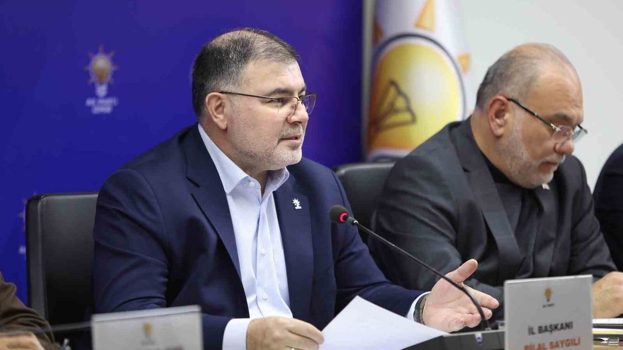 AK Parti'nin üye sayısı 11 milyon 543 bin 301'e yükseldi; İzmir'de 504 bin 568 üye