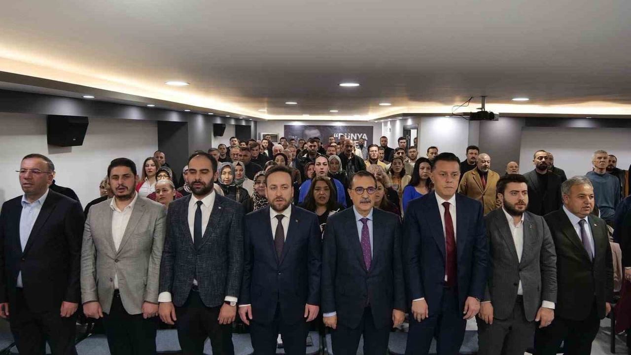 AK Parti Tepebaşı İlçe Danışma Toplantısı: Sahadaki Çalışmalar ve Hedefler Ele Alındı