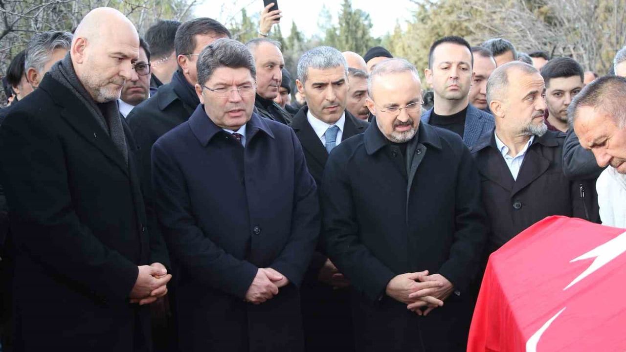 AK Parti Uşak eski Milletvekili Mehmet Altay son yolculuğuna uğurlandı