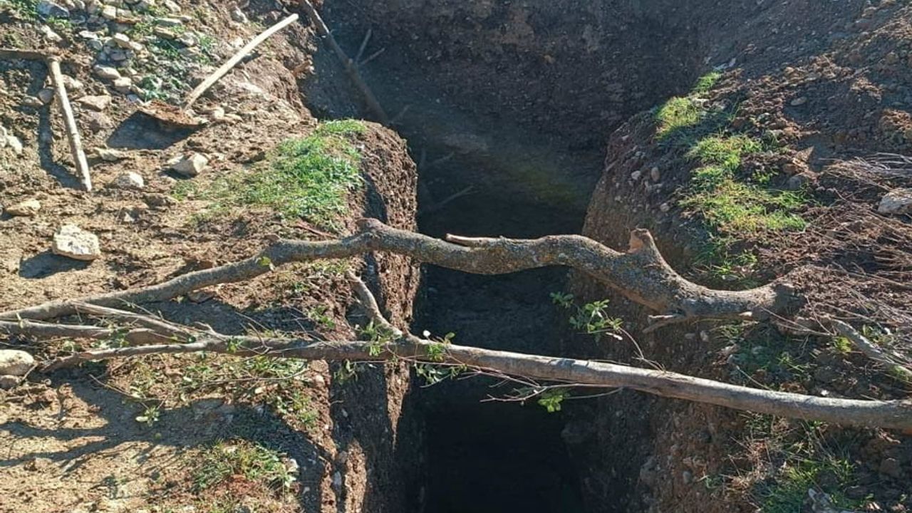 Akhisar'da Jandarma Operasyonu: Kaçak Kazıda 1 Kişi Suçüstü Yakalandı