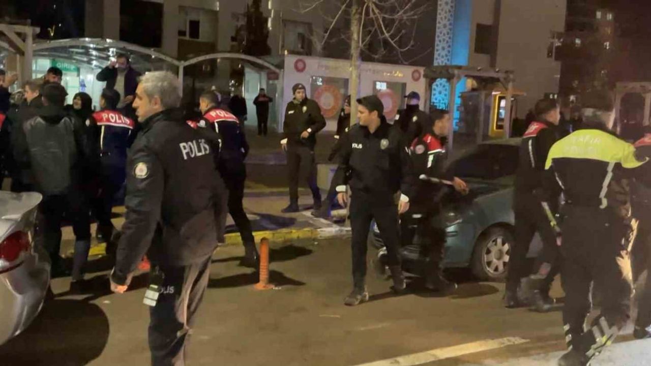 Aksaray'da arazi cinayeti davası sonrası adliye önünde arbede: 4 yaralı, 12 gözaltı