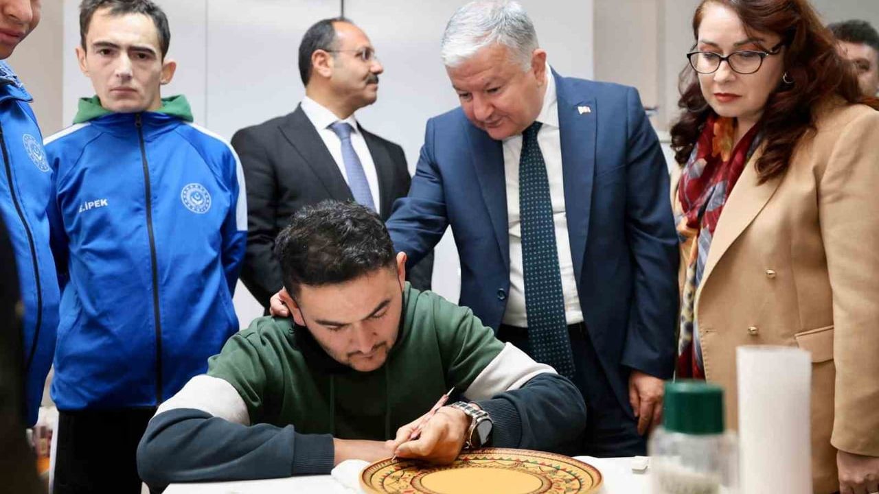 Aksaray Valisi Murat Duru, Bakım ve Rehabilitasyon Merkezini Ziyaret Etti