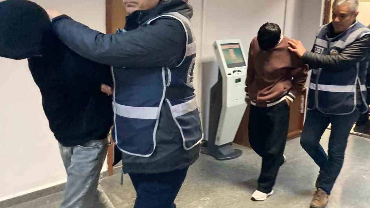 Akşehir’de çaldıkları motosikleti parçalarken yakalanan 2 kişi tutuklandı