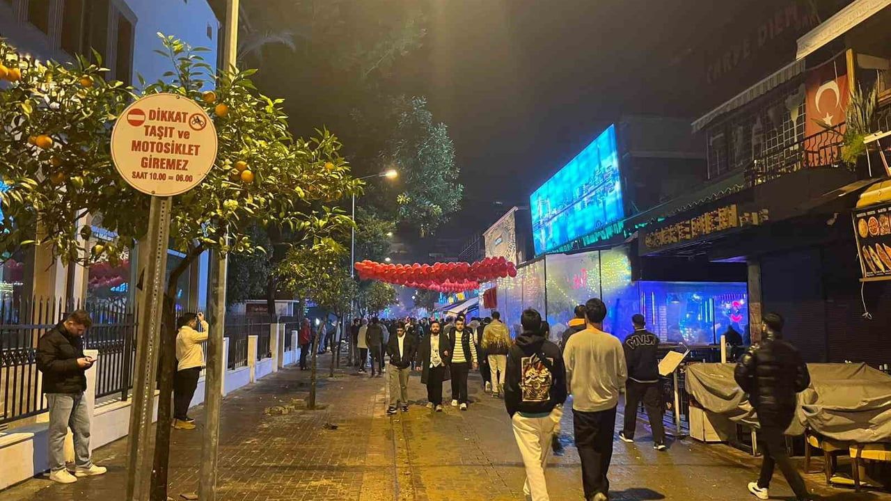 Alanya 2026'yı coşkuyla karşıladı; eğlence yoğun, güvenlik önlemleri artırıldı