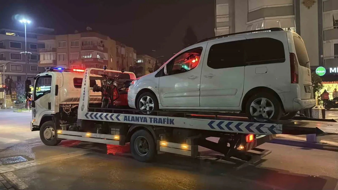 Alanya'da bıçak ve zincirli kavgada 3 kişi tutuklandı