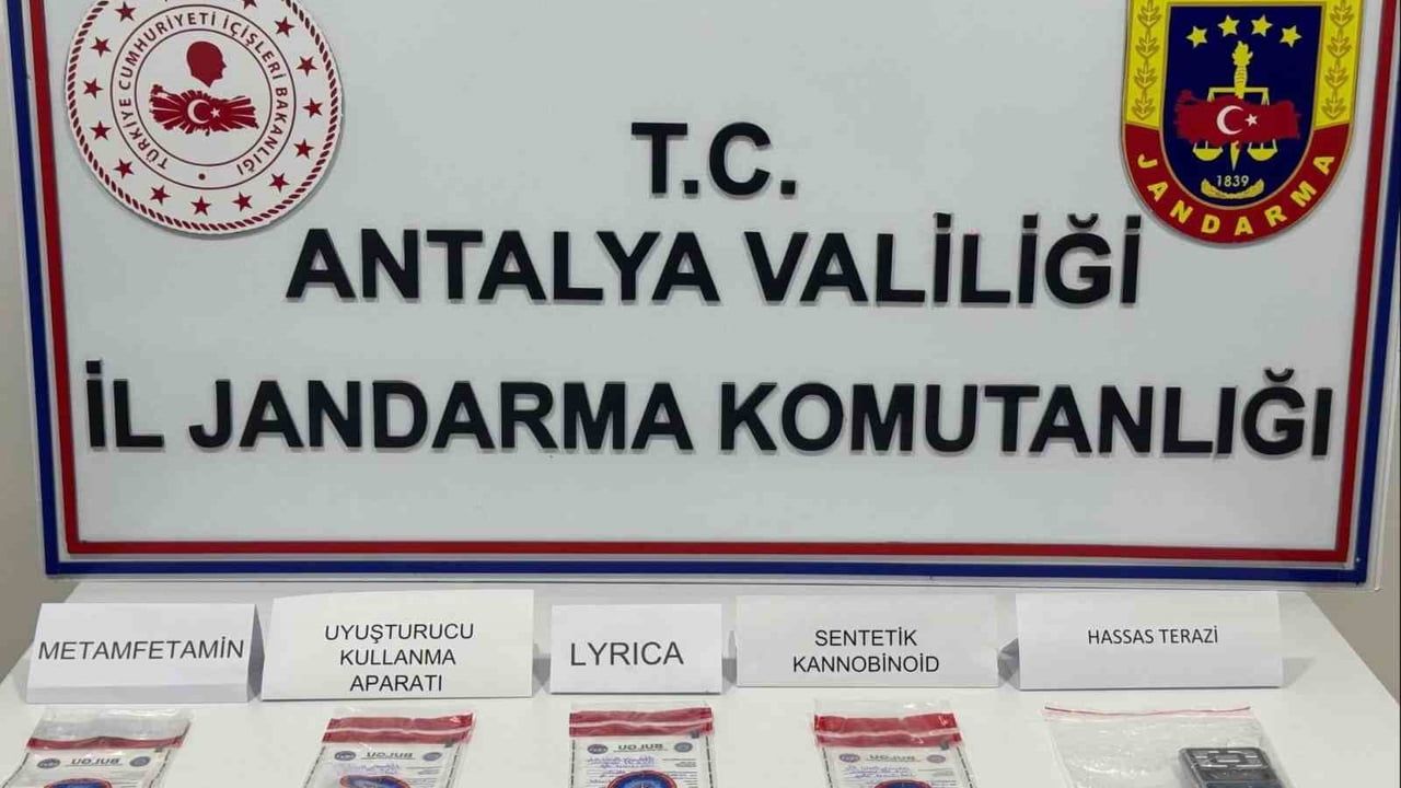 Alanya'da jandarmadan uyuşturucu operasyonu: 120 kullanımlık A4 sentetik kannabinoid ele geçirildi