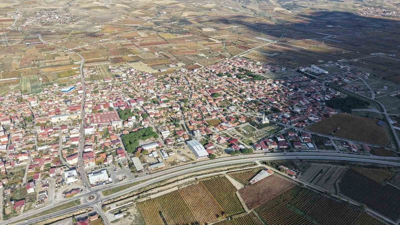 Alaşehir Yeşilyurt'ta 45 yıllık asbestli içme suyu hattı MASKİ tarafından yenileniyor