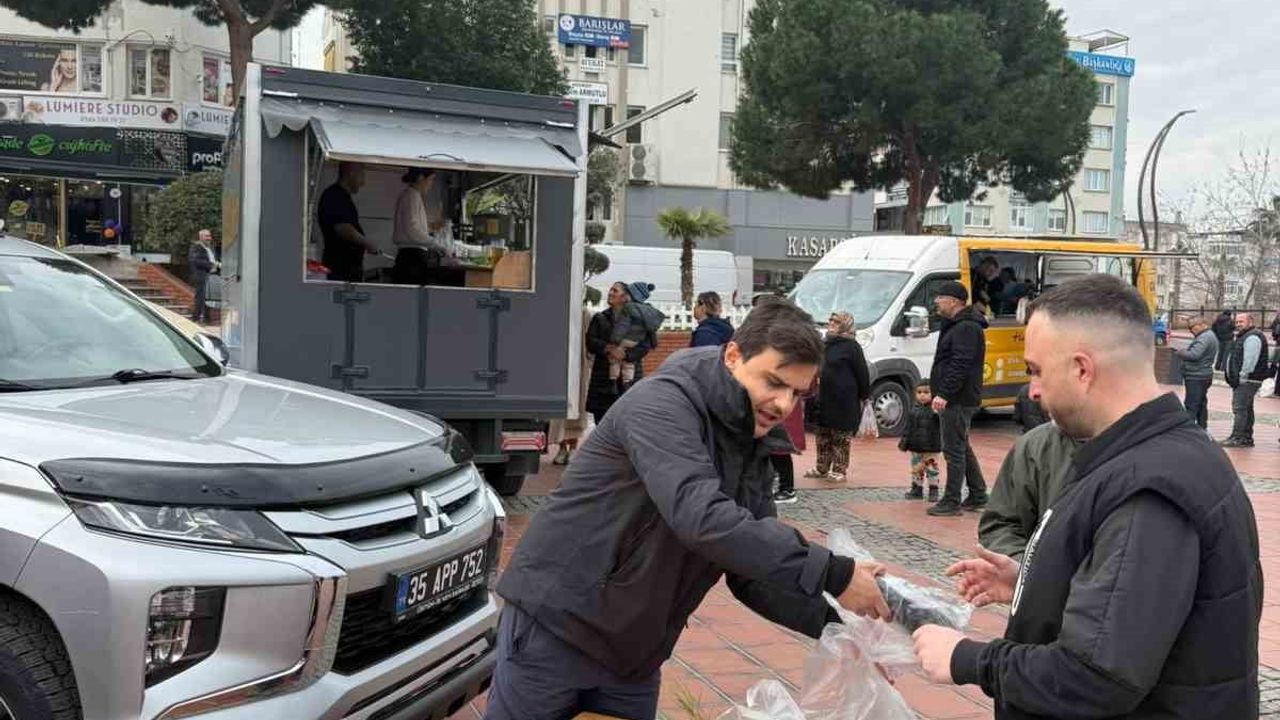 Aliağa'da orman şehitleri anıldı: Fidan dağıtımı ve farkındalık etkinliği