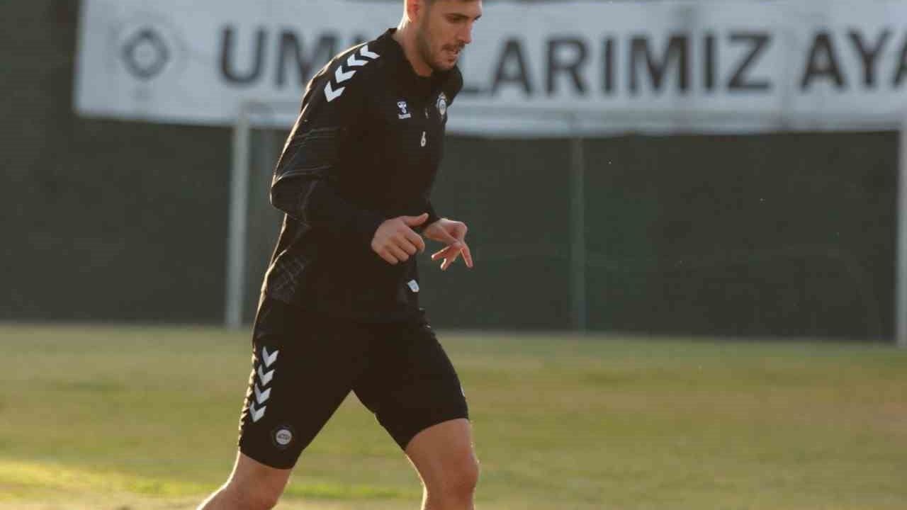 Altay'da Ceyhun Gülselam ve Özgür Özkaya fesih haklarını kullanmayıp süre uzattı