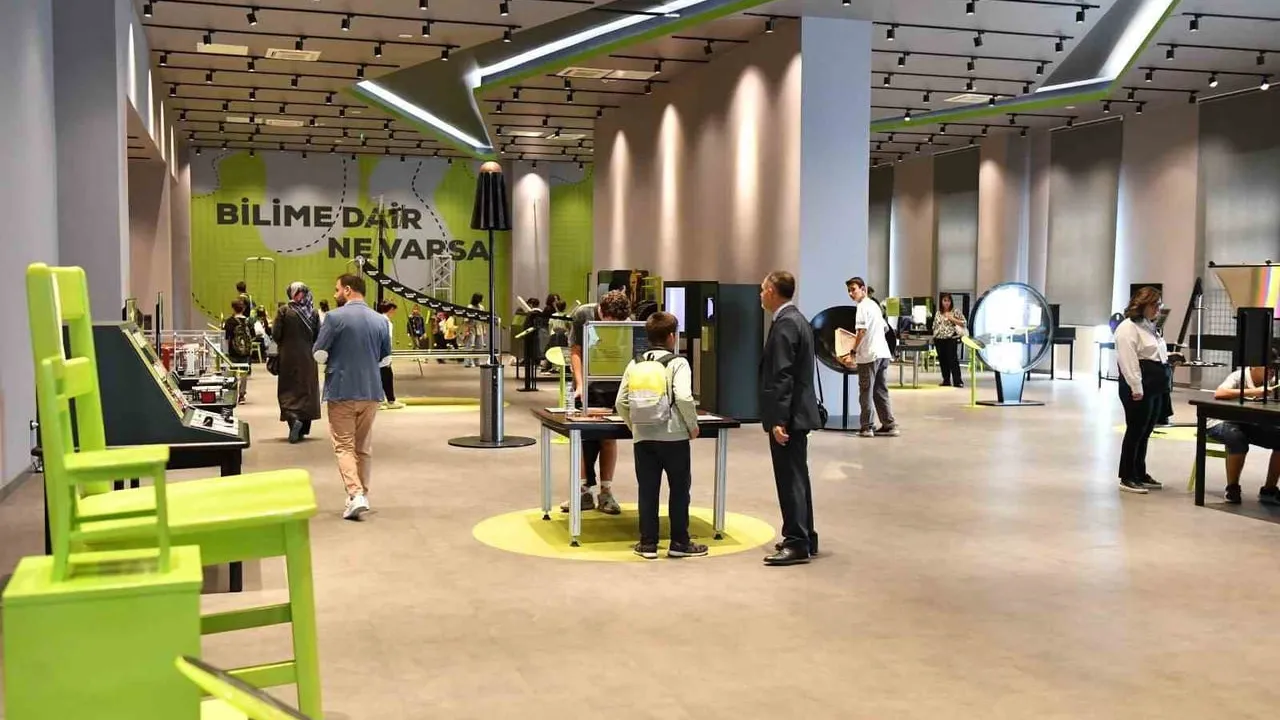 Altındağ Alev Alatlı Bilim Merkezi'nde TÜBİTAK destekli 'Kış Akademisi' sömestirde yoğun ilgi