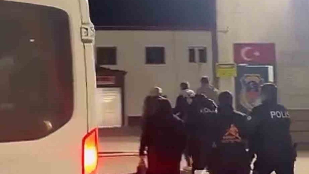 Altınözü'nde hapis cezası ile aranan 4 kişi yakalandı