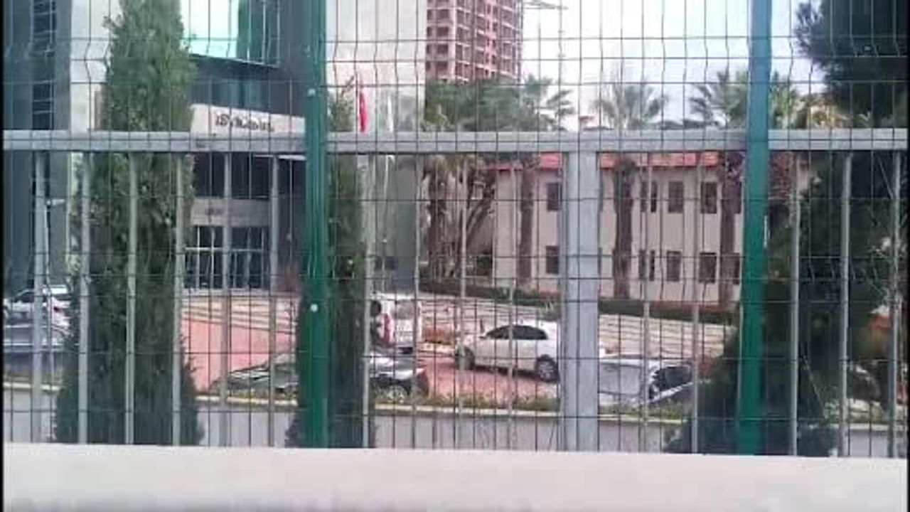 Anadolu Adliyesi'nde hakim iddiaya göre silahla yaralandı