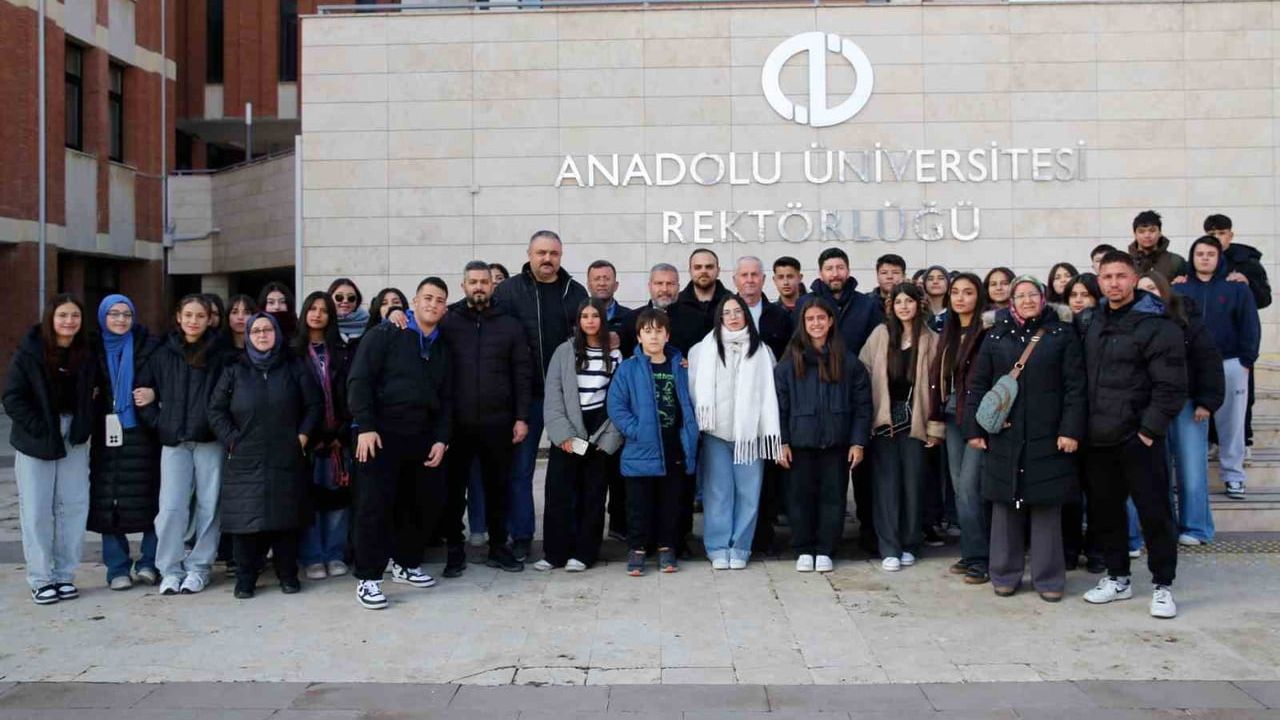 Anadolu Üniversitesi 2025'te Yaklaşık 27 Bin Aday Öğrenciyi Yunus Emre Kampüsü'nde Ağırladı