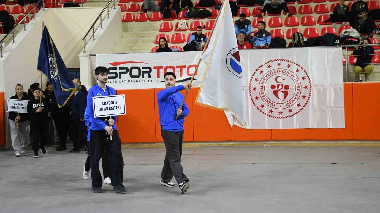 Anadolu Üniversitesi Kick Boks Ünilig Türkiye Şampiyonası’ndan 1 gümüş, 3 bronz madalya ile döndü