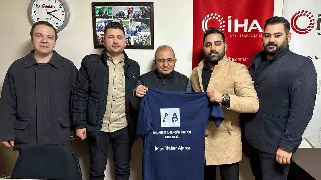 Anahtar Parti Gençleri, 10 Ocak Çalışan Gazeteciler Günü'nde İHA'yı Ziyaret Etti