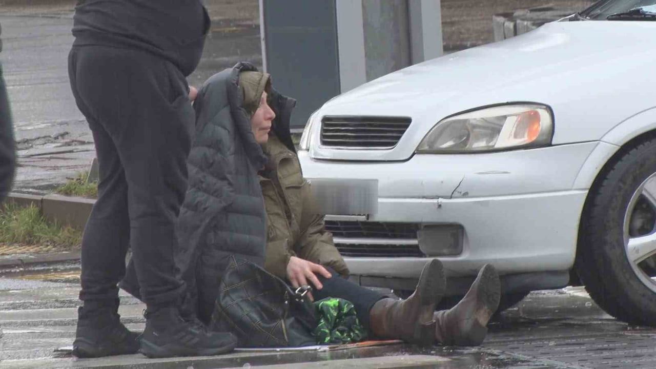 Ankara Altındağ'da yaya geçidinde otomobile çarpan kadın yaralandı