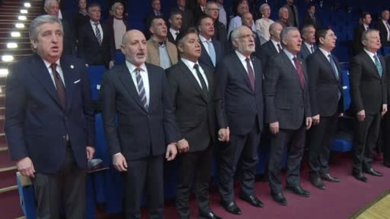 Ankara'da 'Gazeteciliğin Geleceği' paneli: Anadolu Basını Ankara Buluşması Kocatepe'de