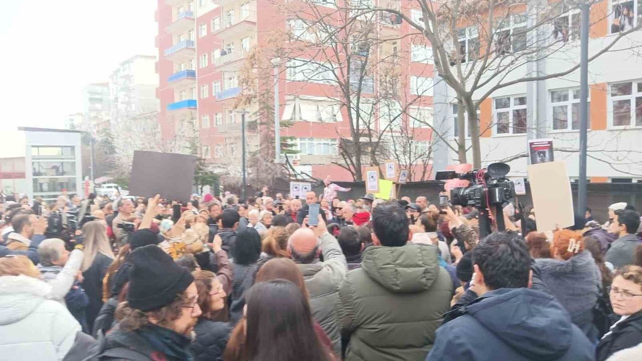 Ankara'da 'Matmazel' iddiası: Hayvanseverler ABB'ye tepki gösterdi