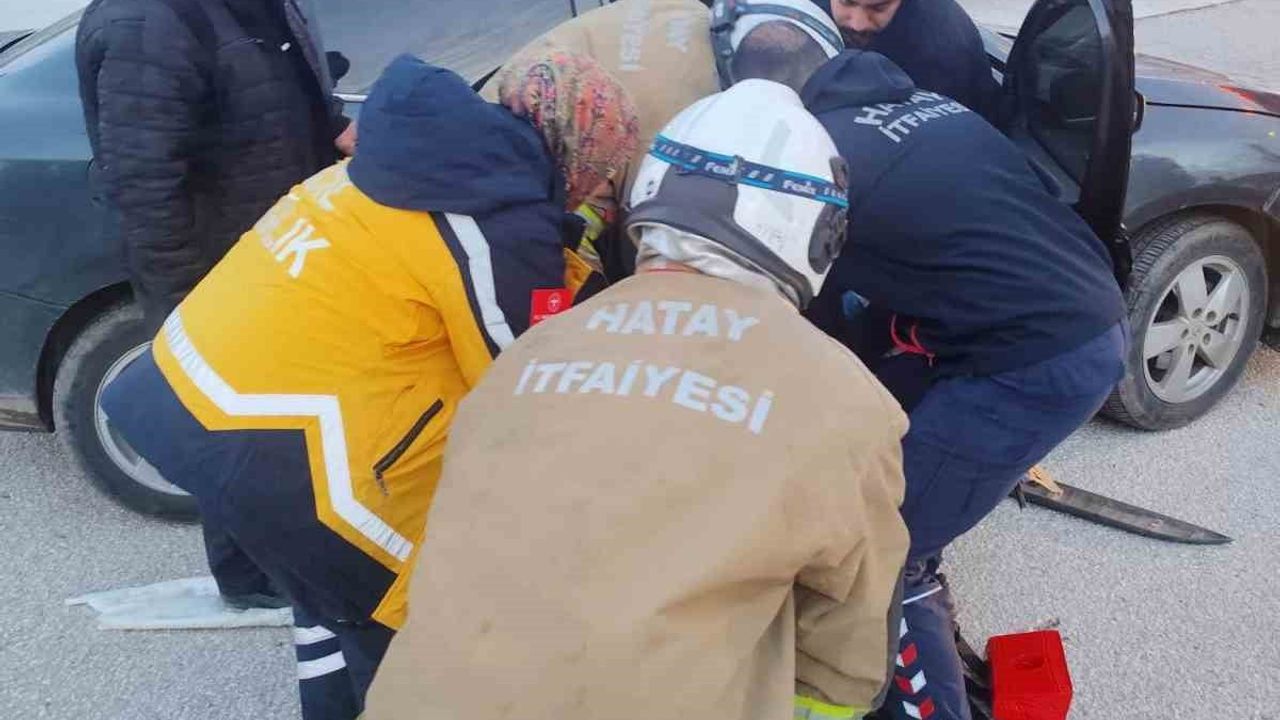 Antakya Zülüflühan Mahallesi'nde sola dönüş kazası: Kavşak için çözüm talebi