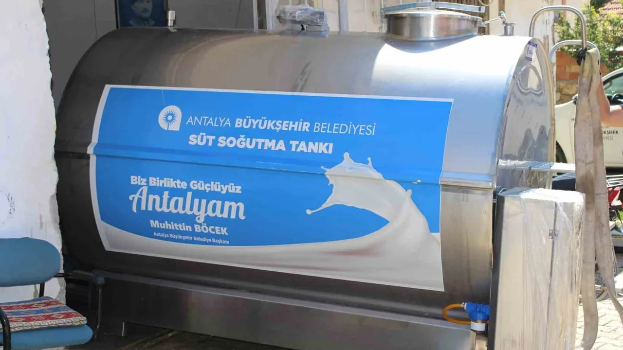 Antalya Büyükşehir, 2025'te binlerce üreticiye ekipman desteği sağladı