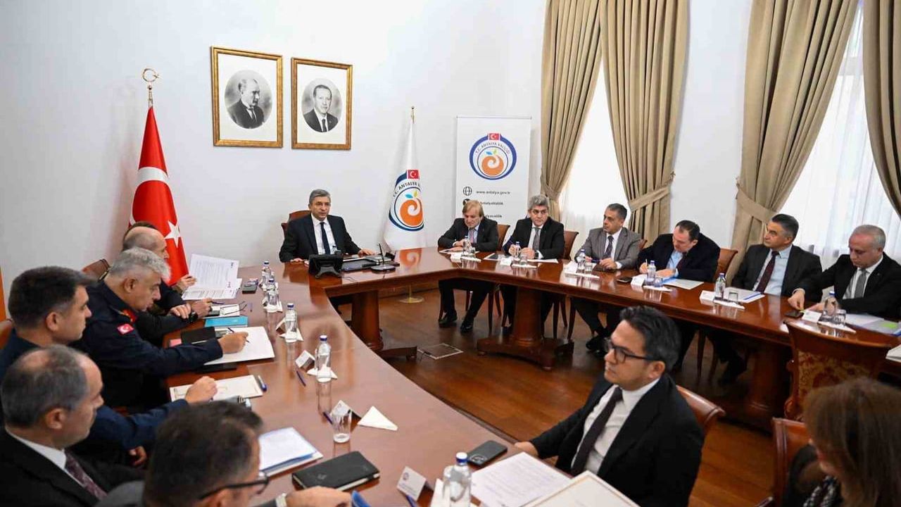 Antalya'da 22–25 Ocak Aşırı Yağışları: Müdahaleler ve Alınan Tedbirler