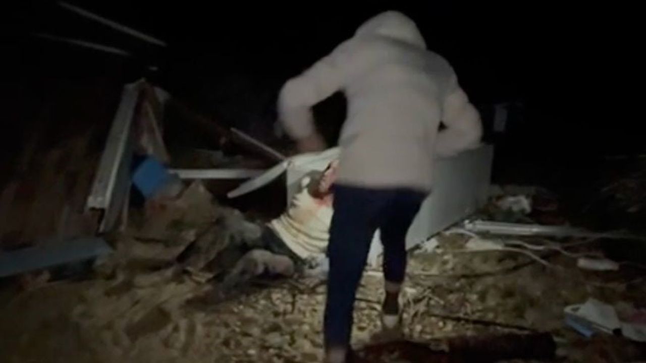 Antalya'da hortumla savrulan konteynerde yaralı bulunan vatandaşın görüntüleri ortaya çıktı