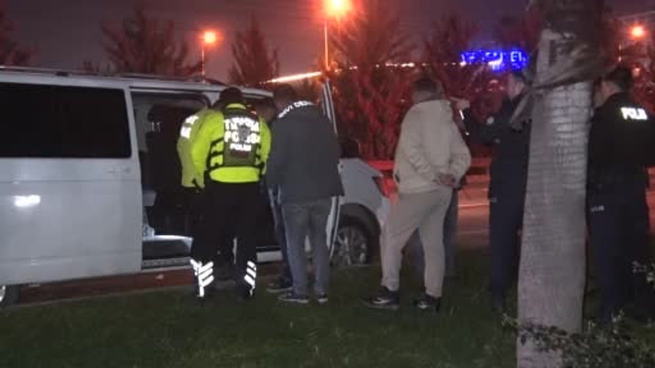 Antalya'da park halindeki panelvanda bir kişi ölü bulundu