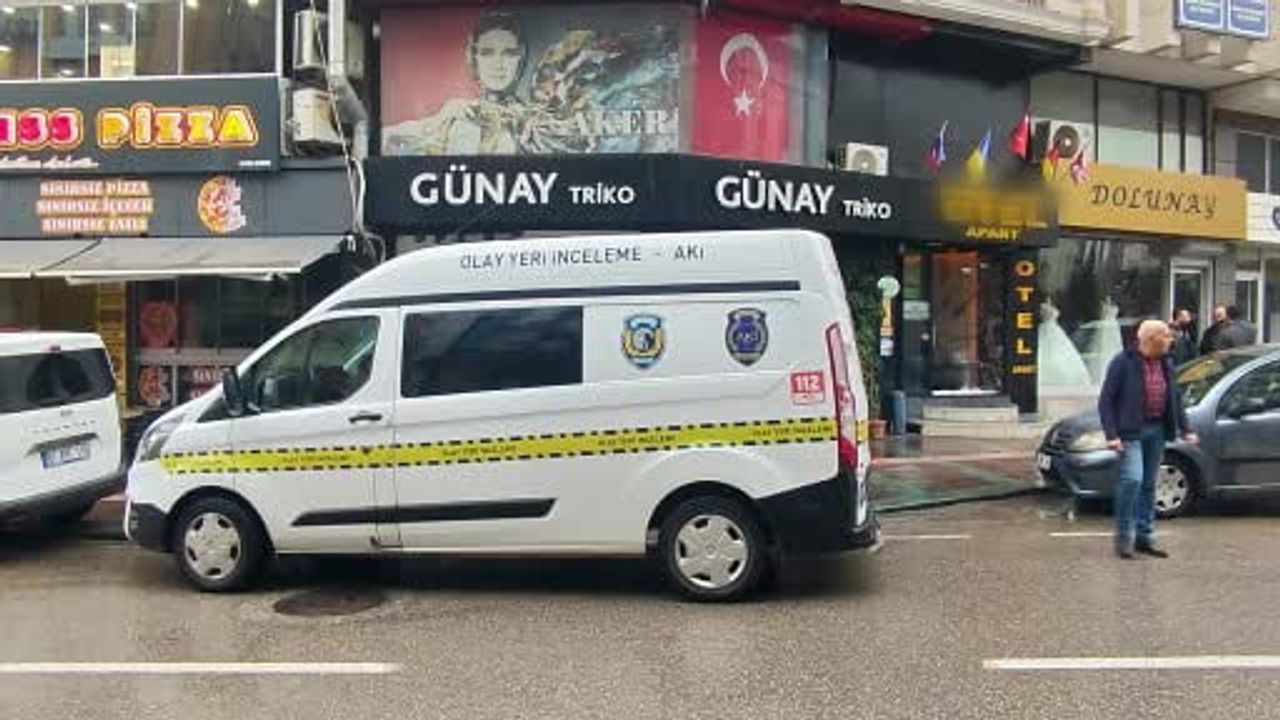 Antalya Muratpaşa'da otel odasında 30 yaşındaki Elvan Karcı ölü bulundu